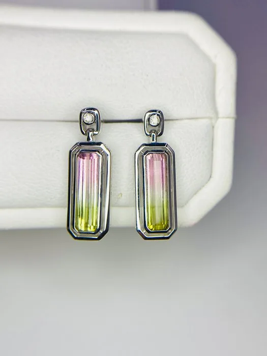 Earrings - 14 kt. White gold - 3.24ct. tw. Tourmaline - Diamond