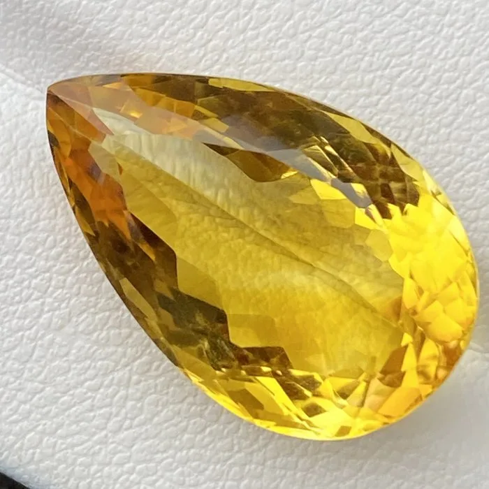 Citrine - 20.29 ct - International Colored Gemstone Association (ICA GemLab) - Golden Pear Citrine