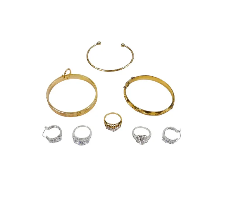 A Collection of Assorted Jewellery
