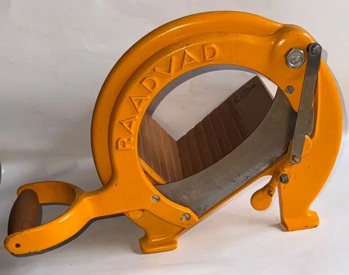 Raadvad - Ove Larsen - Bread slicer - 294 - Metal, Wood