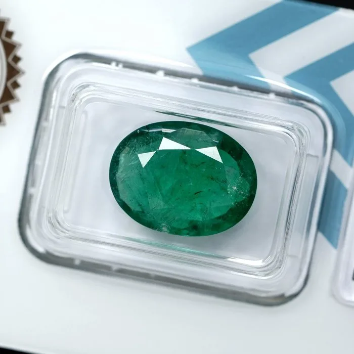 1 pcs Green Emerald - 6.36 ct - International Gemological Institute (IGI)