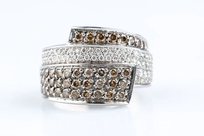 Ring - 18 kt. White gold - 0.95ct. tw. Diamond (Natural) - Diamond
