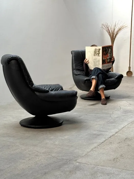 Armchair (2) - Leather - Tulip Swivel Chair