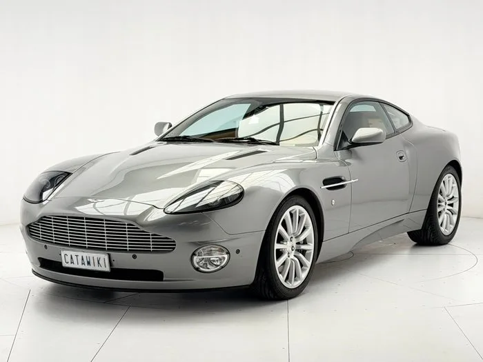 Aston Martin - Vanquish V12 - '' - 2001