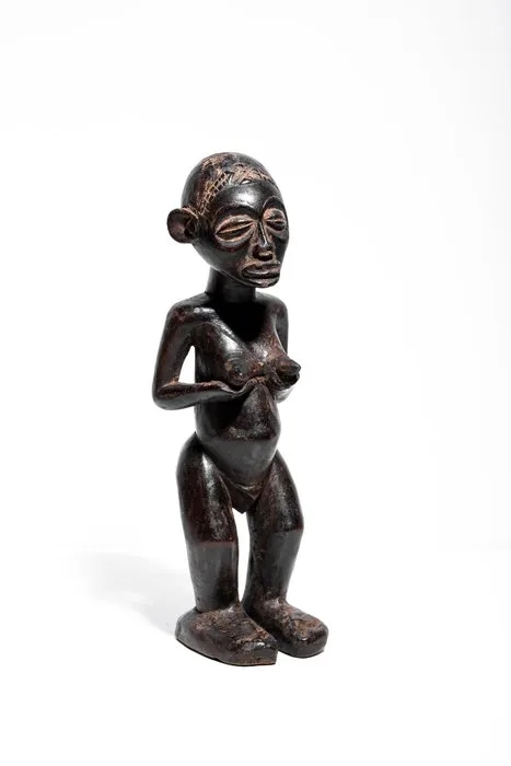 Remarkable statue of maternity - Chokwe - Angola