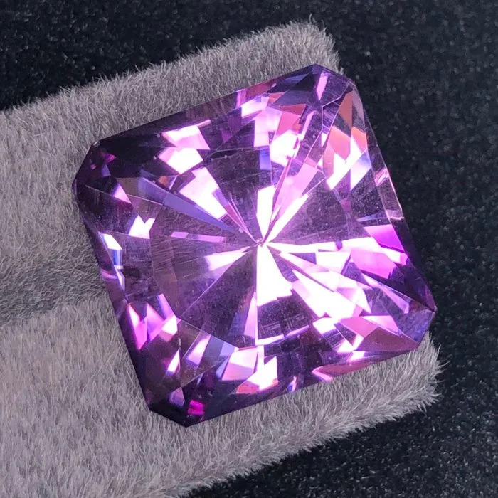 1 pcs Purple, Violet Amethyst - 47.29 ct - International Colored Gemstone Association (ICA GemLab)