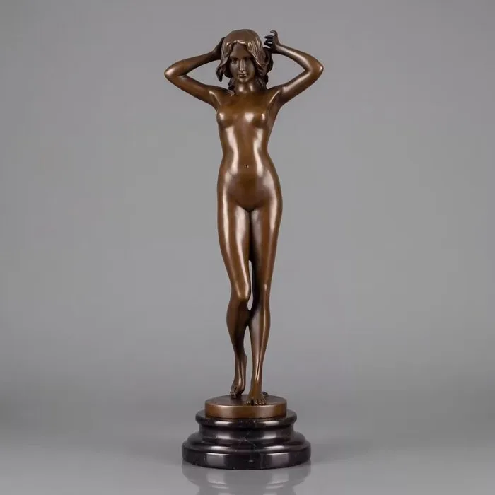 Statue, Exclusief bronzen sculptuur. “The first shiver” 38 cm - 38 cm - Bronze, Marble