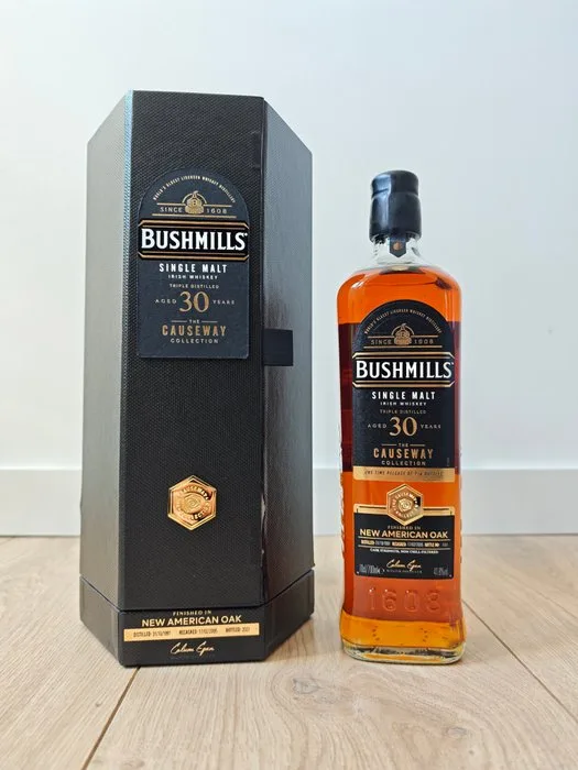 Bushmills 1991 30 years old The Causeway Collection - New American Oak - Cask Strength - b. 2021 - 700ml