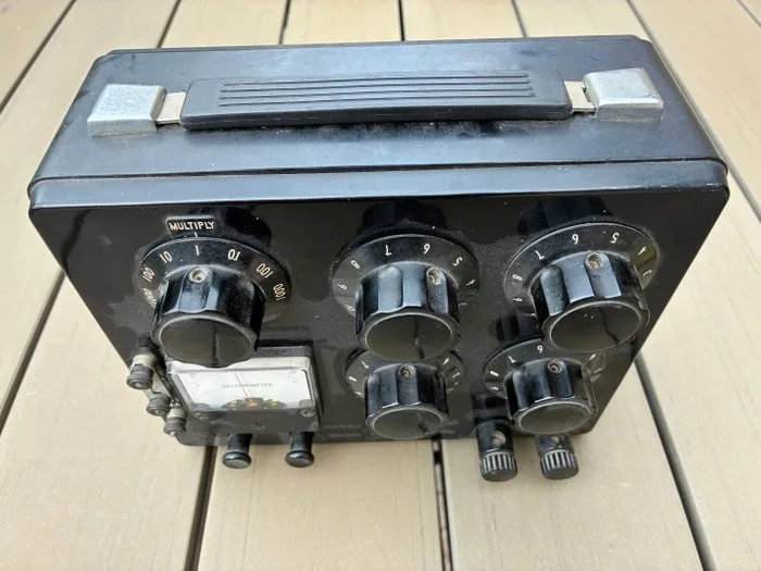 YEW (Yokogawa Electric Works Ltd. Japan) - YEW 2755 Portable Wheatstone Bridge Galvanometer - Composite - 1970-1980 - YEW 2755