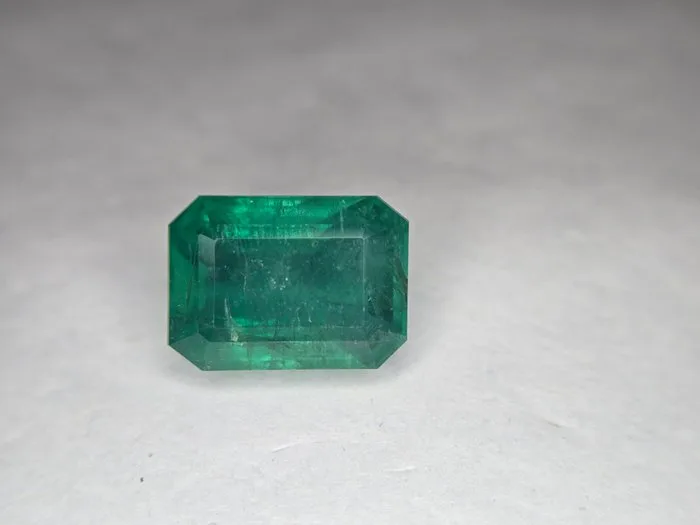 Green Emerald - 13.87 ct - Lotus Gemology - MINOR OIL - INTENSE GREEN