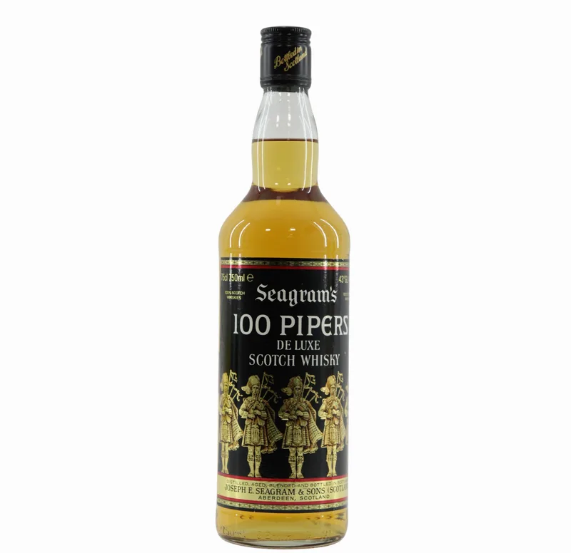 Seagram’s 100 Pipers Deluxe 75cl (75cl, 40%)