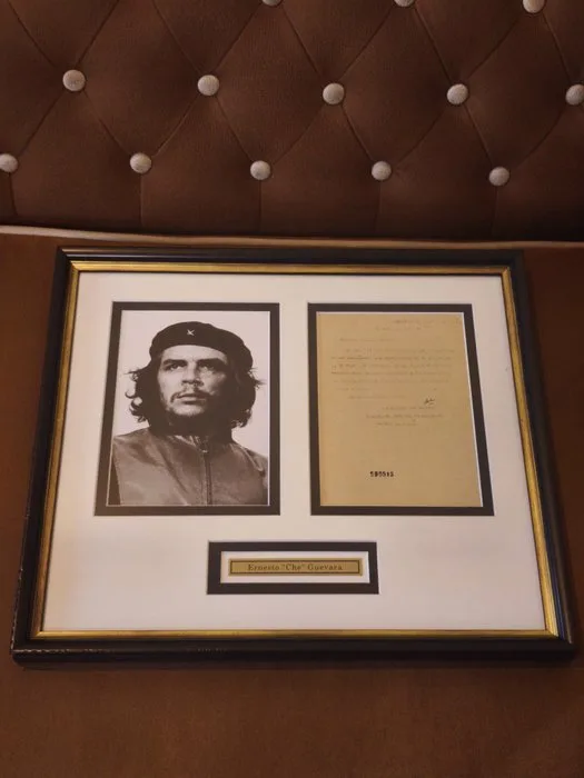 Signed; Ernesto Ché Guevara - Che Guevara documento firmado + certificate of authenticity - 1960