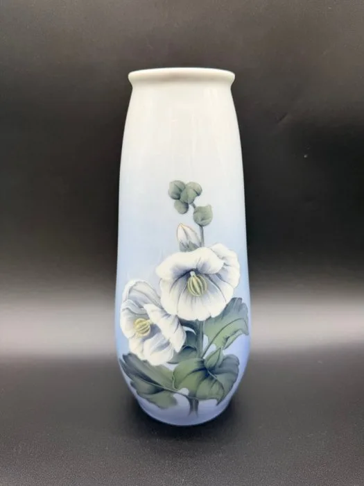 Royal Copenhagen - Vase - Porcelain - Floral Vase 2631/184