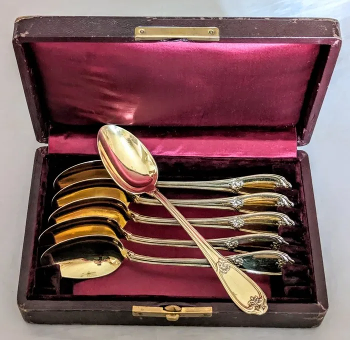 Henin&Cie - Spoon box (6) -.950 silver, Vermeil - Dessert spoons