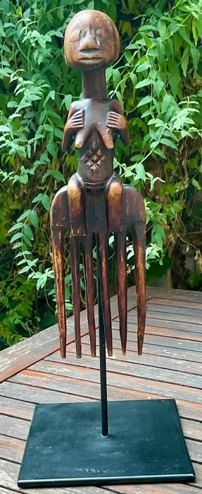 Luba comb - anthropomorphic comb - Luba - DR Congo