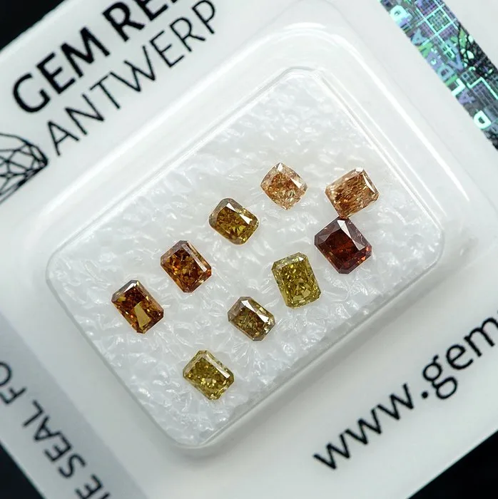 8 pcs Diamond (Natural) - 1.10 ct - Cushion - VS1, I2 - Gem Report Antwerp (GRA)