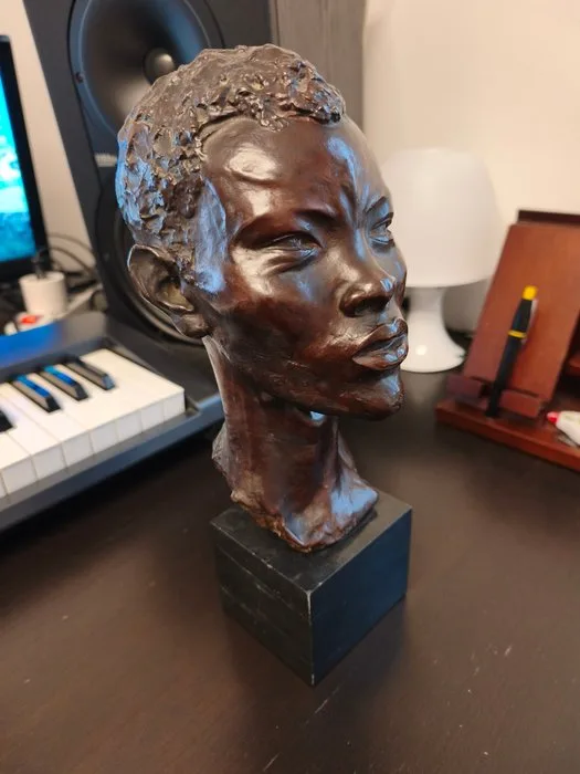 Renzo Moscatelli (1910-1982) - Bust, "Africano" - 32 cm - Bronze, Marble