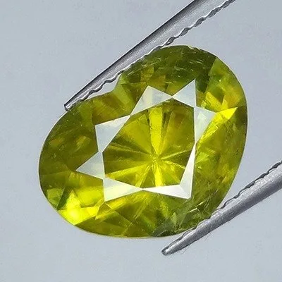 Yellow Sphene - 3.43 ct - Antwerp Laboratory for Gemstone Testing (ALGT)