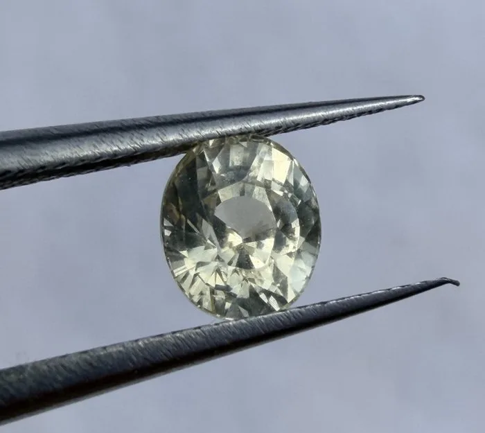 Yellow Sapphire - 1.57 ct - Antwerp Laboratory for Gemstone Testing (ALGT) - No Treatment