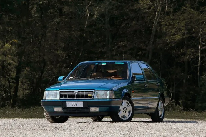 Lancia - Thema Ferrari 8.32 - 1987