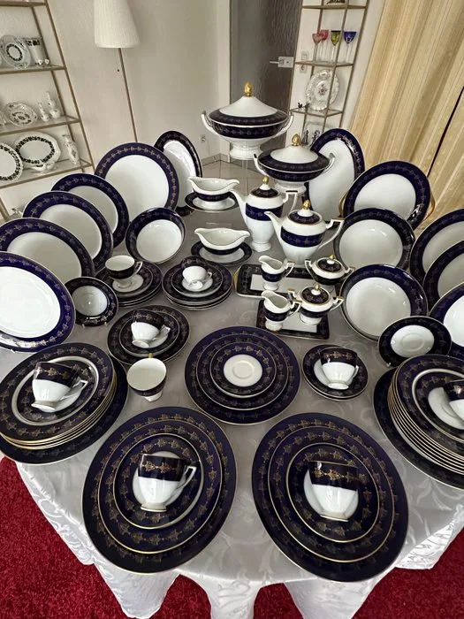 Royal Tettau - Empire- Speise- + Kaffee-Tee-Service - Table service for 12 (82) - Empire, genuine cobalt - Porcelain
