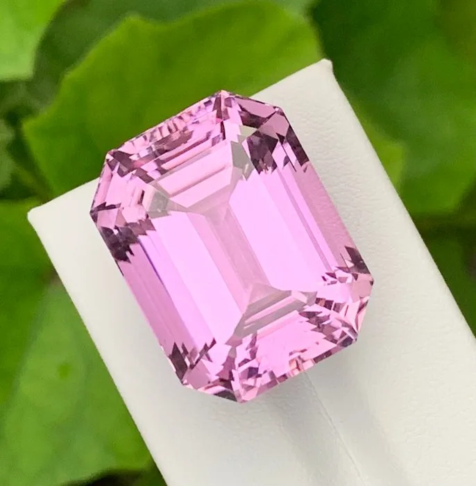1 pcs Pink, Violet Kunzite - 86.61 ct - International Colored Gemstone Association (ICA GemLab)