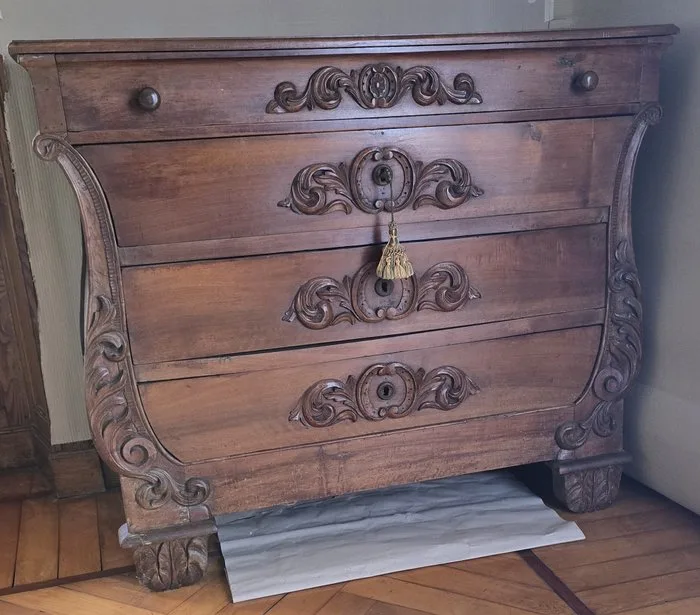 Chest of drawers - Walnut - Louis XV Style Dresser