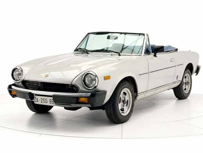 Fiat - 124 Spider 2000 '' - 1981