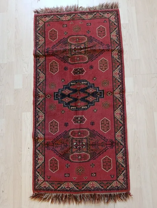 Carpet - 140 cm - 70 cm