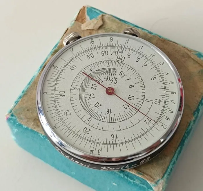 КЛ-1 – Карманная Логарифmicческая Линей - Slide rule