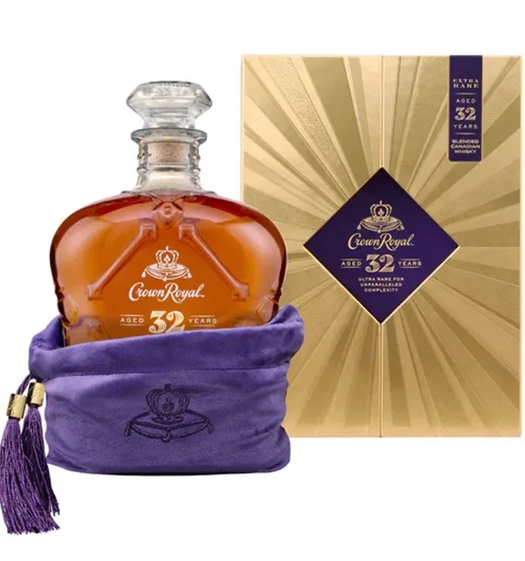 Crown Royal – Aged 32 Years Extra Rare Blended Canadian Whisky