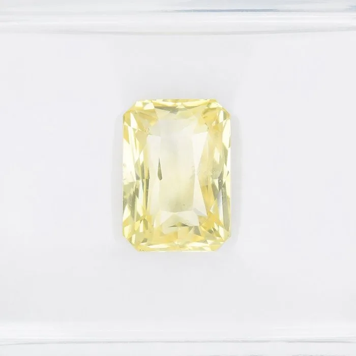 1 pcs Yellow Sapphire - 2.25 ct - International Gemological Institute (IGI) - "NO-HEAT NATURAL, Seal"