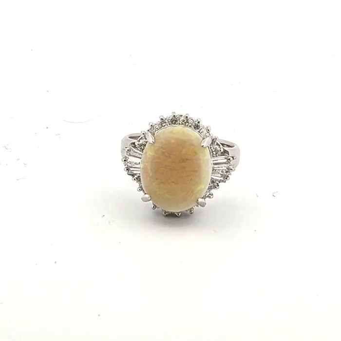 Ring Platinum - 4.16ct. tw. Opal - Diamond