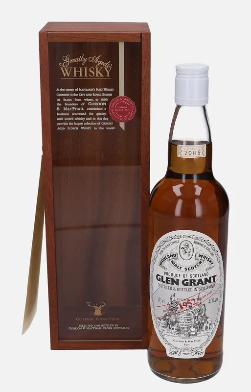 Glen Grant – 1952 Gordon & MacPhail Distillery Labels