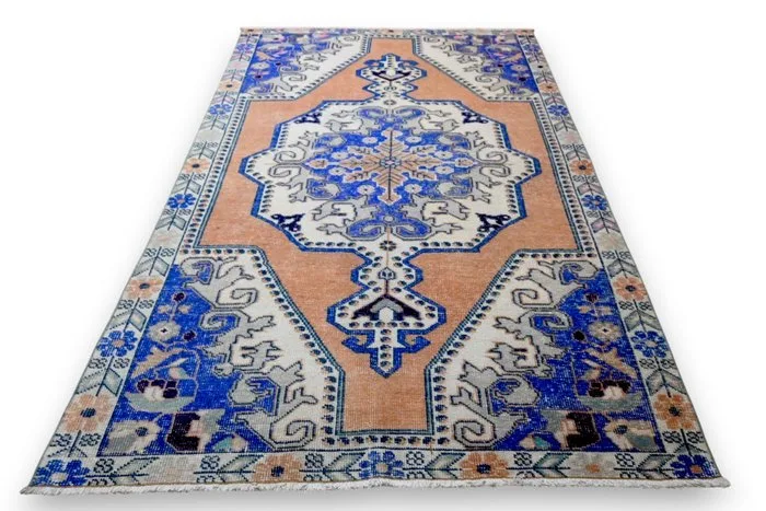 Vintage Usak - Rug - 215 cm - 135 cm - with certificate