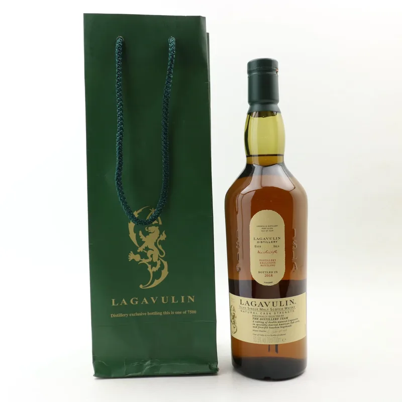 Lagavulin – Distillery Exclusive Cask Strength 2018 Release (70cl, 53.5%)