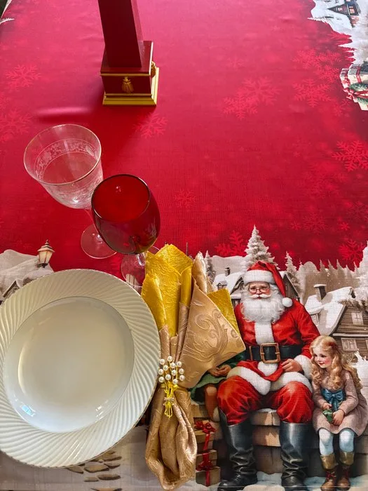 san leucio top quality - Exclusive tablecloth featuring Santa Claus and snowy landscapes. - Tablecloth - 230 cm - 130 cm