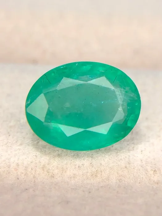 1 pcs Green Emerald - 2.16 ct - International Colored Gemstone Association (ICA GemLab)