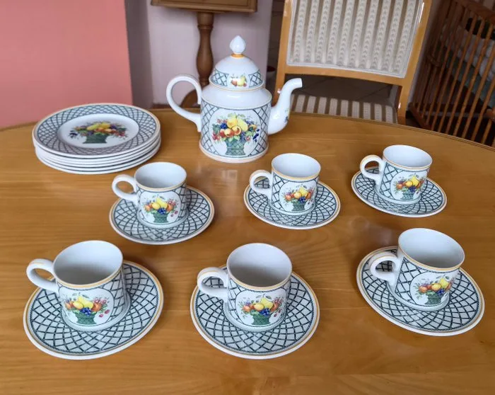 Villeroy & Boch - Tea service (19) - Basket - Porcelain - Tea service for six people