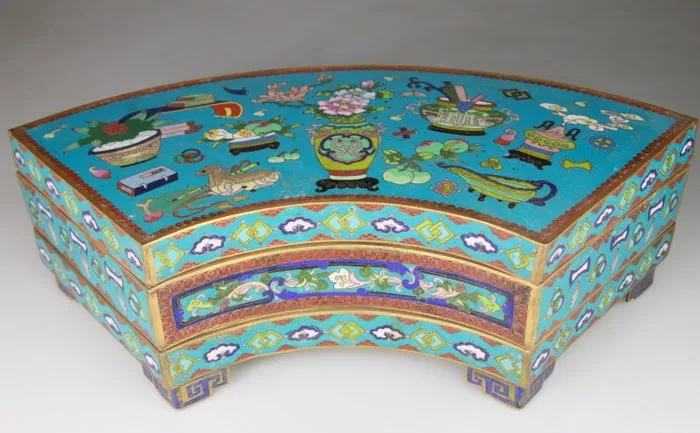 Rare Large Box with Compartments in Cloisonné Bronze and Gilding – Butterfly Shape - Bronze - China - From the late 19th to the early 20th century