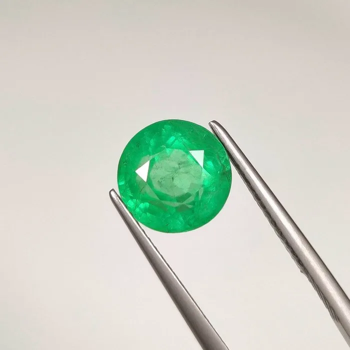 1 pcs Green Emerald - 4.07 ct - International Gemological Institute (IGI) - Awesome Quality !