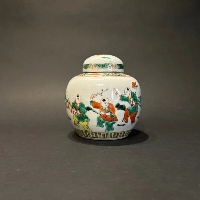 Lidded vase - Porcelain - China - Guangxu (1875-1908) - Vert family lid vase