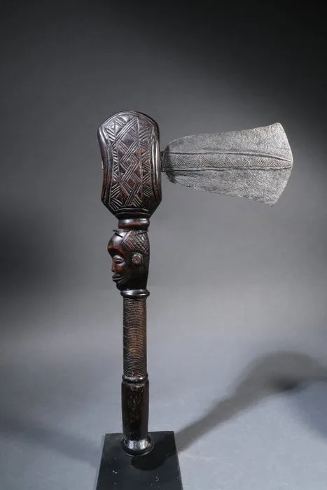 Magnificent and rare Kuba/Shoowa ceremonial regalia axe – early 20th century - DR Congo