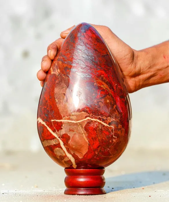 xceptional Jaspillite Crystal Egg – Natural Gemstone Sculpture – High-Gloss Hand-Polished Egg - Height: 210 mm - Width: 135 mm- 5 kg - (1)