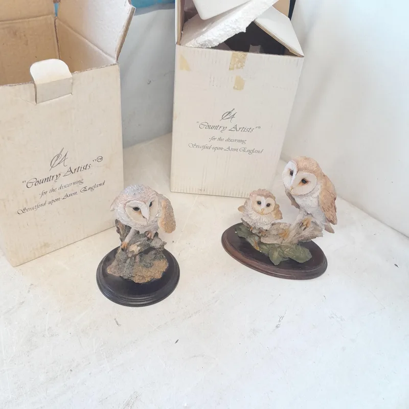 2 x boxed Country Artists owl ornaments larger size