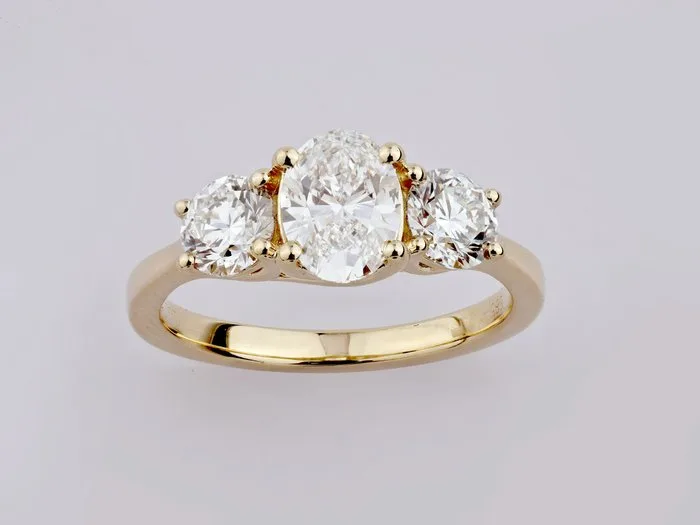 Ring - 14 kt. Yellow gold - 2.06ct. tw. Diamond (Lab-grown)
